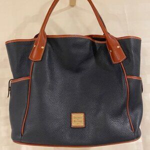 Beautiful Dooney & Bourke NAVY pebble leather tote-barely carried EUC!